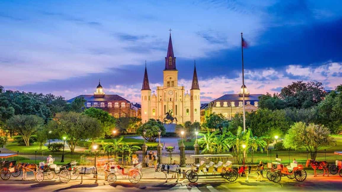Private New Orleans Panoramic: With Drink and Souvenir - Jackson Square Start: where your guide sets the tone