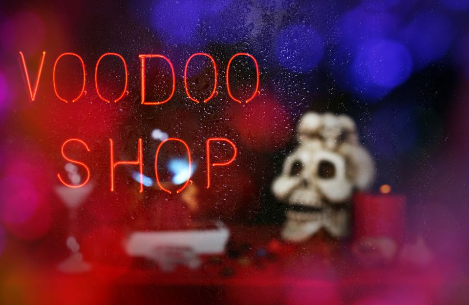 Self Guided Audio Ghost Tour in New Orleans in 6 Languages - How the Self-Guided Audio Works (and How to Make It Smooth)