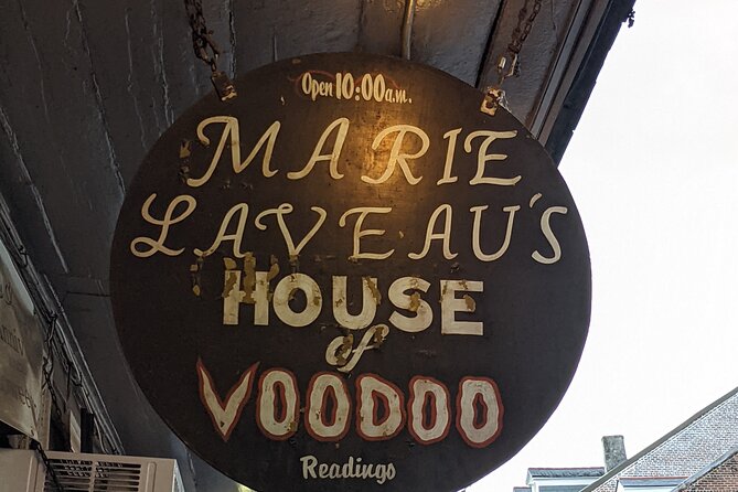 Self-Guided Walking Tour French Quarter In New Orleans - Stop 5: Pirates Alley and how an alley becomes a story that travels