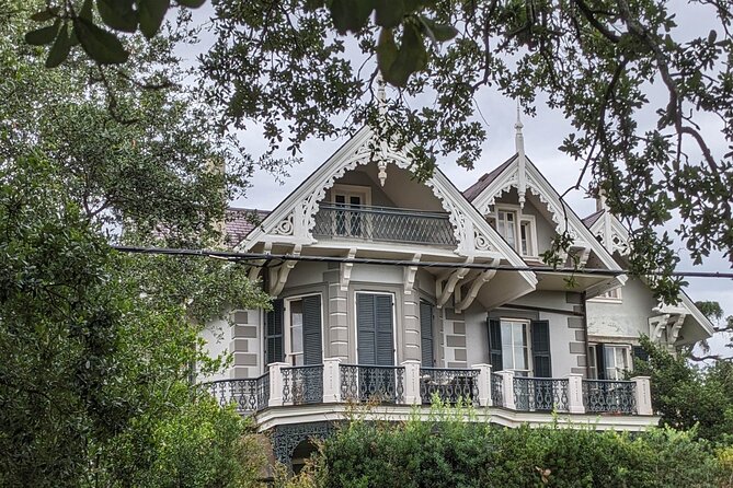 Self Guided Walking Tour of New Orleans' Historic Garden District - McGehee School to Buckner Mansion: Where the Neighborhood Gets Serious