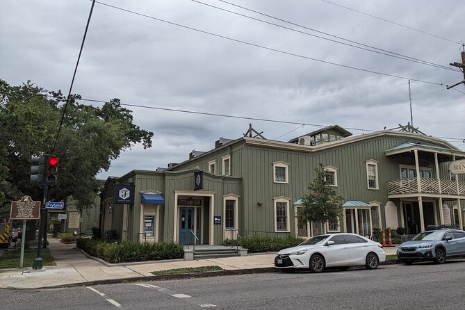 Self Guided Walking Tour of New Orleans' Historic Garden District - Briggs-Staub House and the Opera Guild Home: Architecture With Movie Cred
