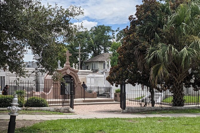 St Louis Cemetery No.3 New Orleans Burial Tradition Audio Guide - Who should book this audio walk