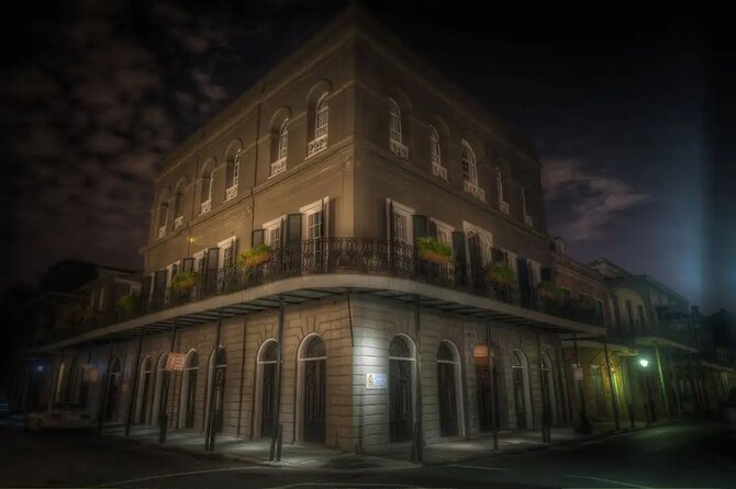 The Bad Broads Tour of New Orleans - Meeting on Royal Street and Staying On-Time