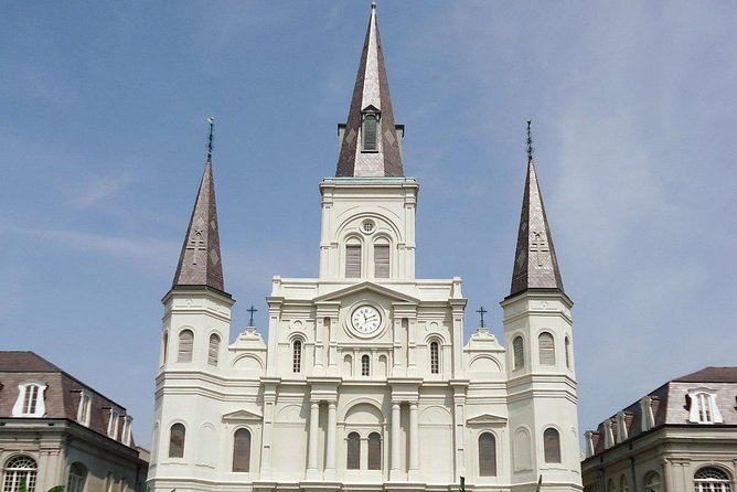 The French Quarter History Tour - Washington Artillery Park: The River, the Mudline, and 1718 French Oddballs