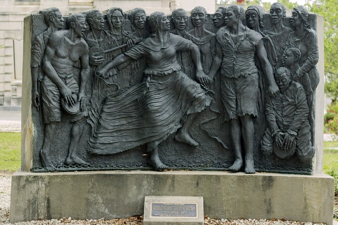 The French Quarter History Tour - Pontalba Buildings and Jackson Square: Baroness Power and Spiteful Statues