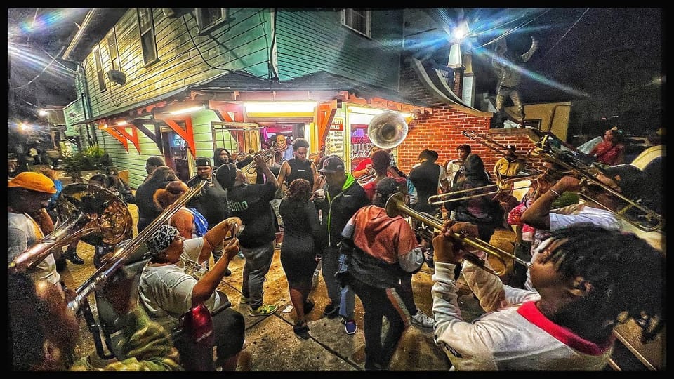 Treme Bar Crawl & Seafood Experience - Who should book this Treme seafood and bar crawl