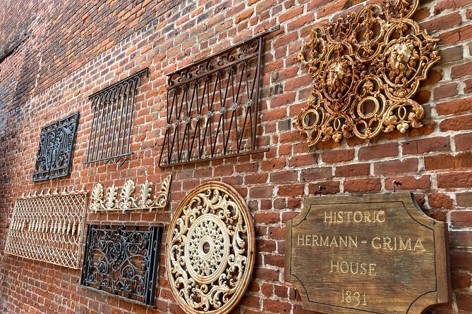 Walking Tour about The Good, The Bad and The Beautiful Women of New Orleans - Bourbon Street, Retold With a Different Center of Gravity